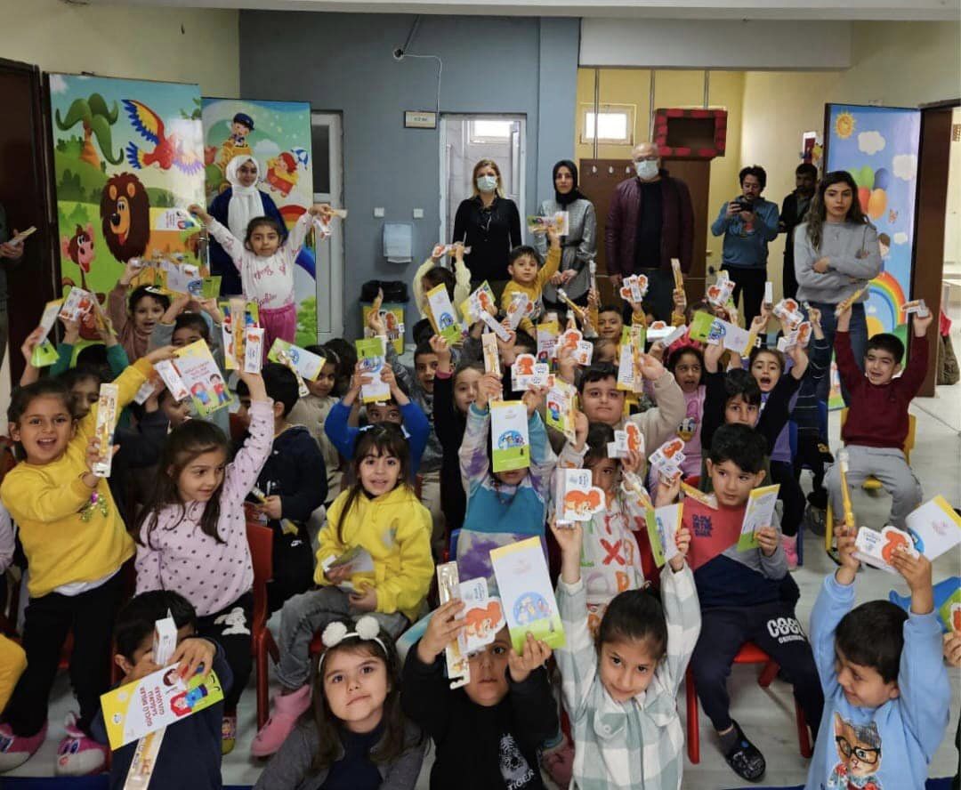 Öğrencilere diş bakımı eğitimi verildi