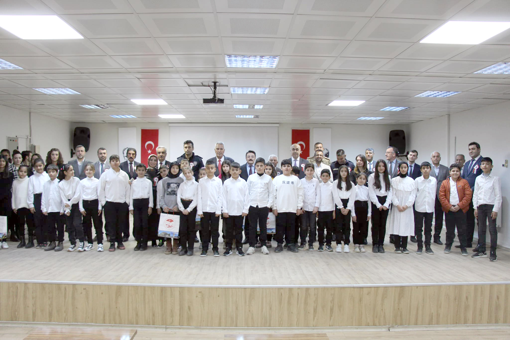 Beşiri’de İstiklal Marşı’nın kabulü ve Mehmet Akif Ersoy’u anma günü programı düzenlendi