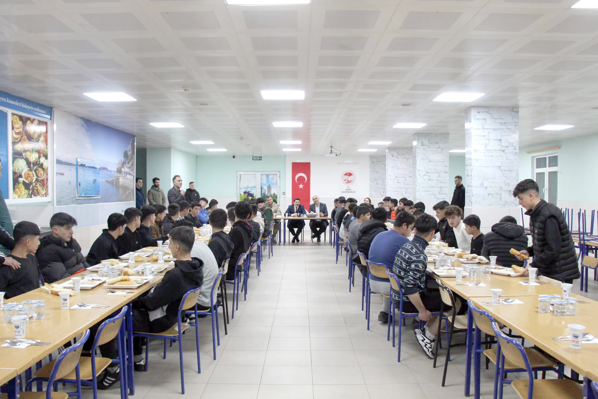 Öğrencilerle İftar Yemeğinde buluştu