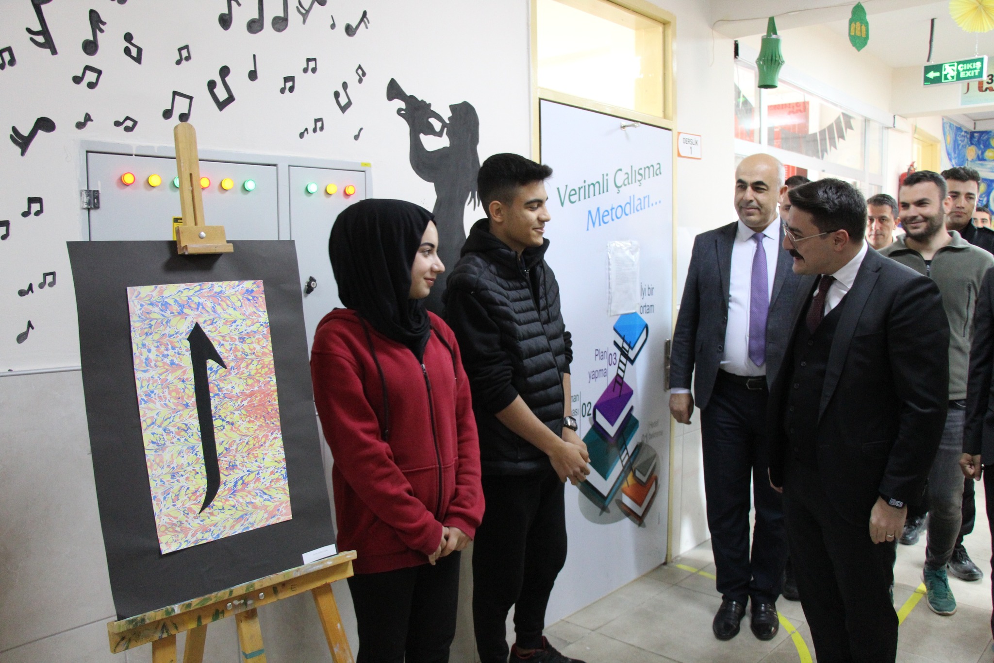 Öğrencilerden geri dönüşüm sergisi