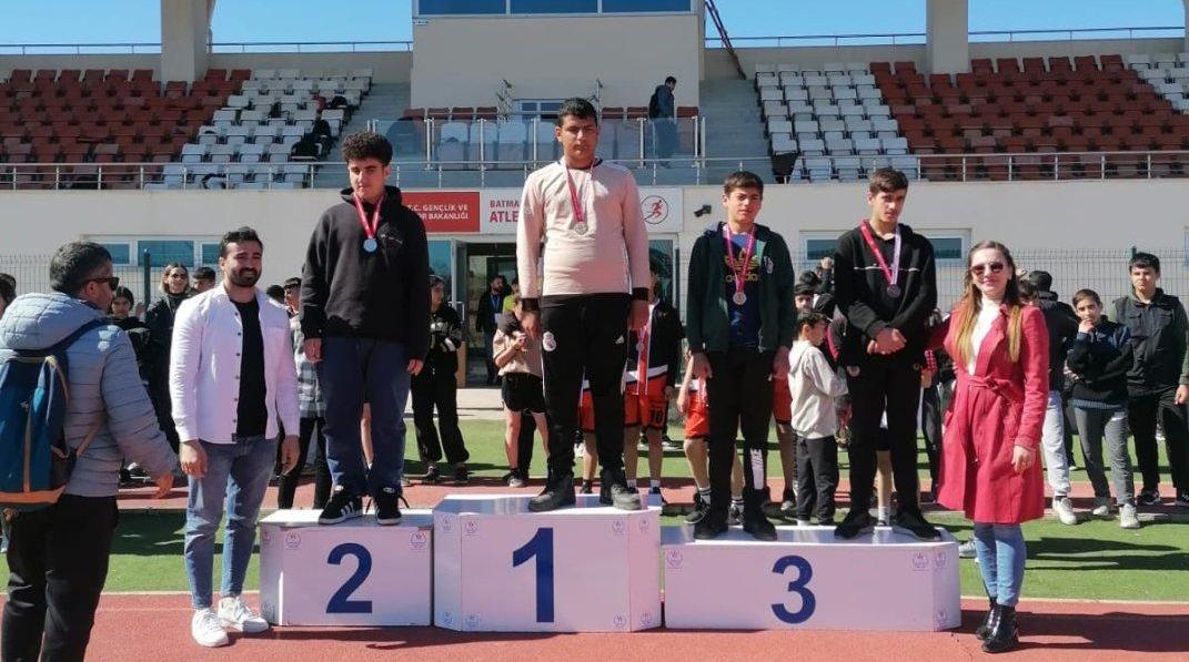 Çayhan Ortaokulu Öğrencisi Batman 3.sü oldu