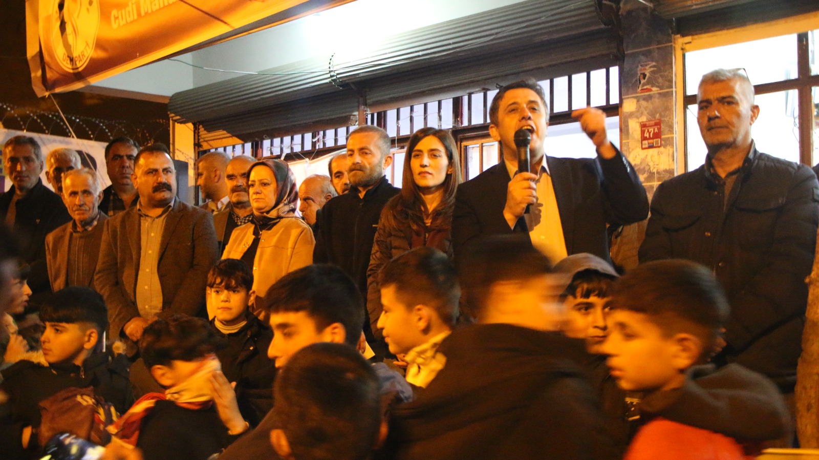 DEM Partisi Cudi Mahallesinde seçim lokali açtı