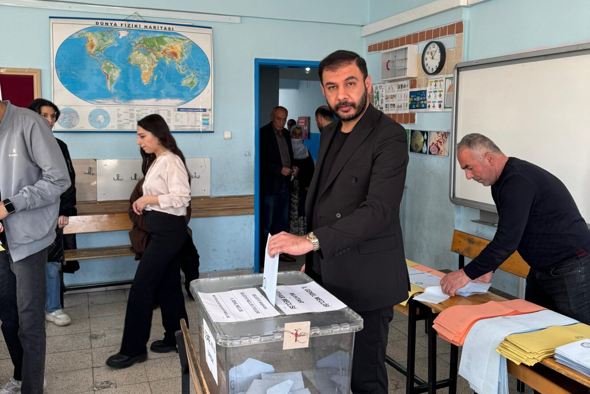 Işık oyunu kullandı