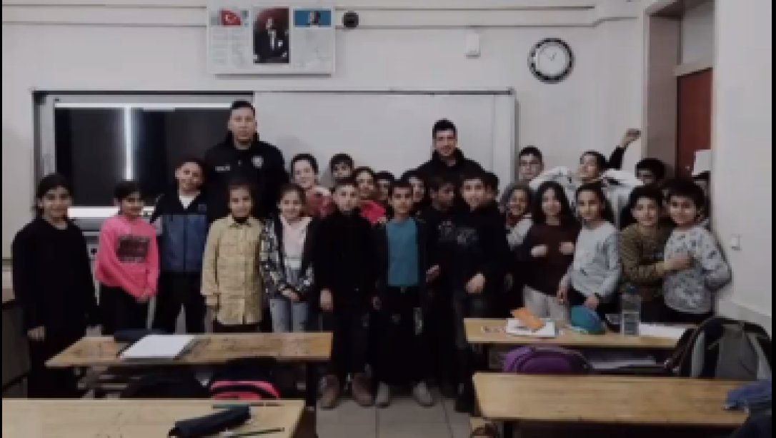 Emniyet, öğrencileri bilgilendirdi