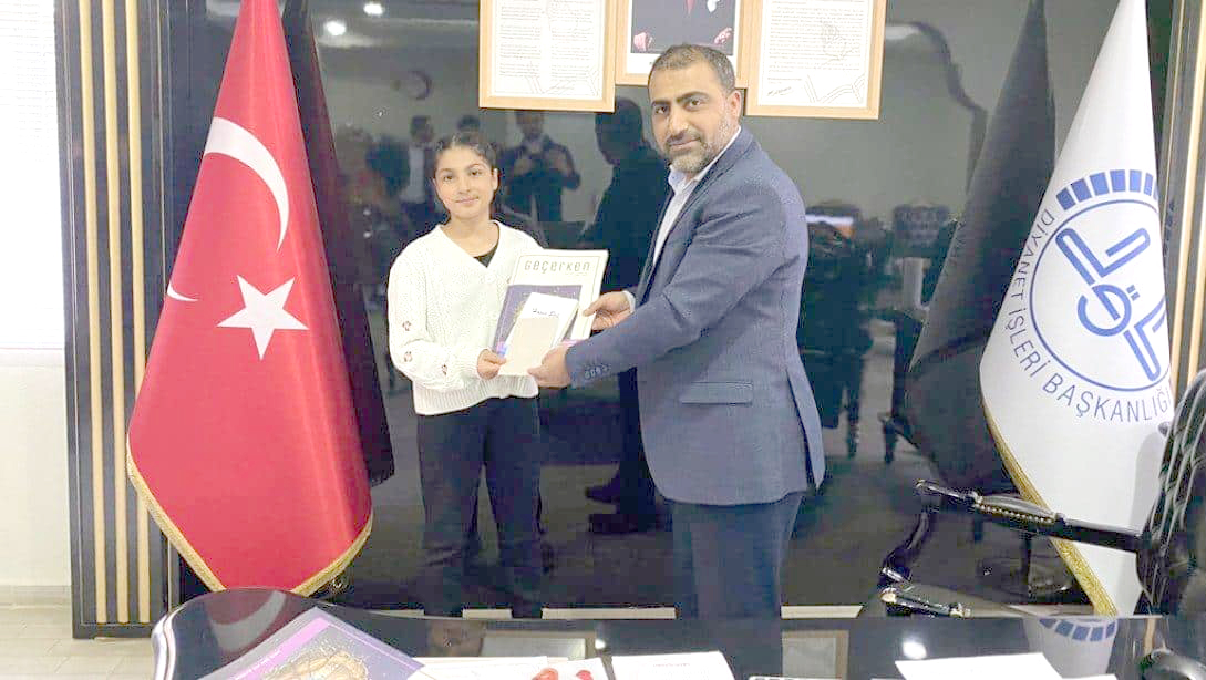 Eren Avşar Boğazkapı Ortaokulu şiir okum yarışmasında birinci oldu