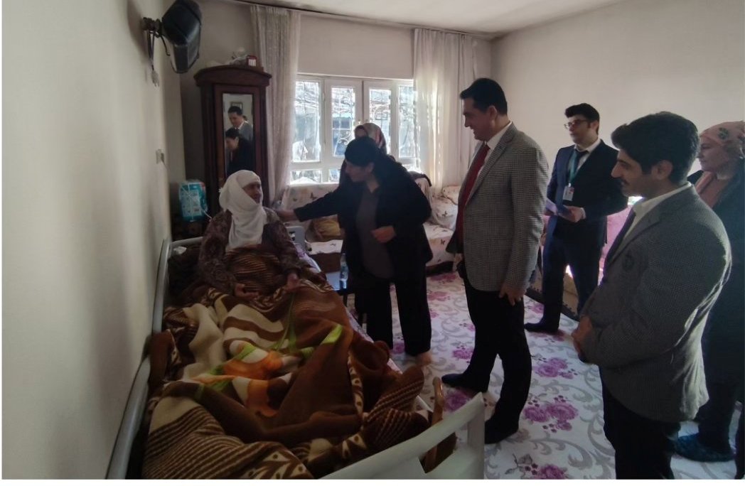 Evde bakım hizmeti sunulan ailelere ziyaret