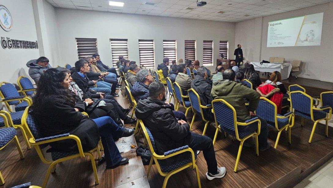 Gercüş’te bağımlılıkla mücadele eğitimi verildi