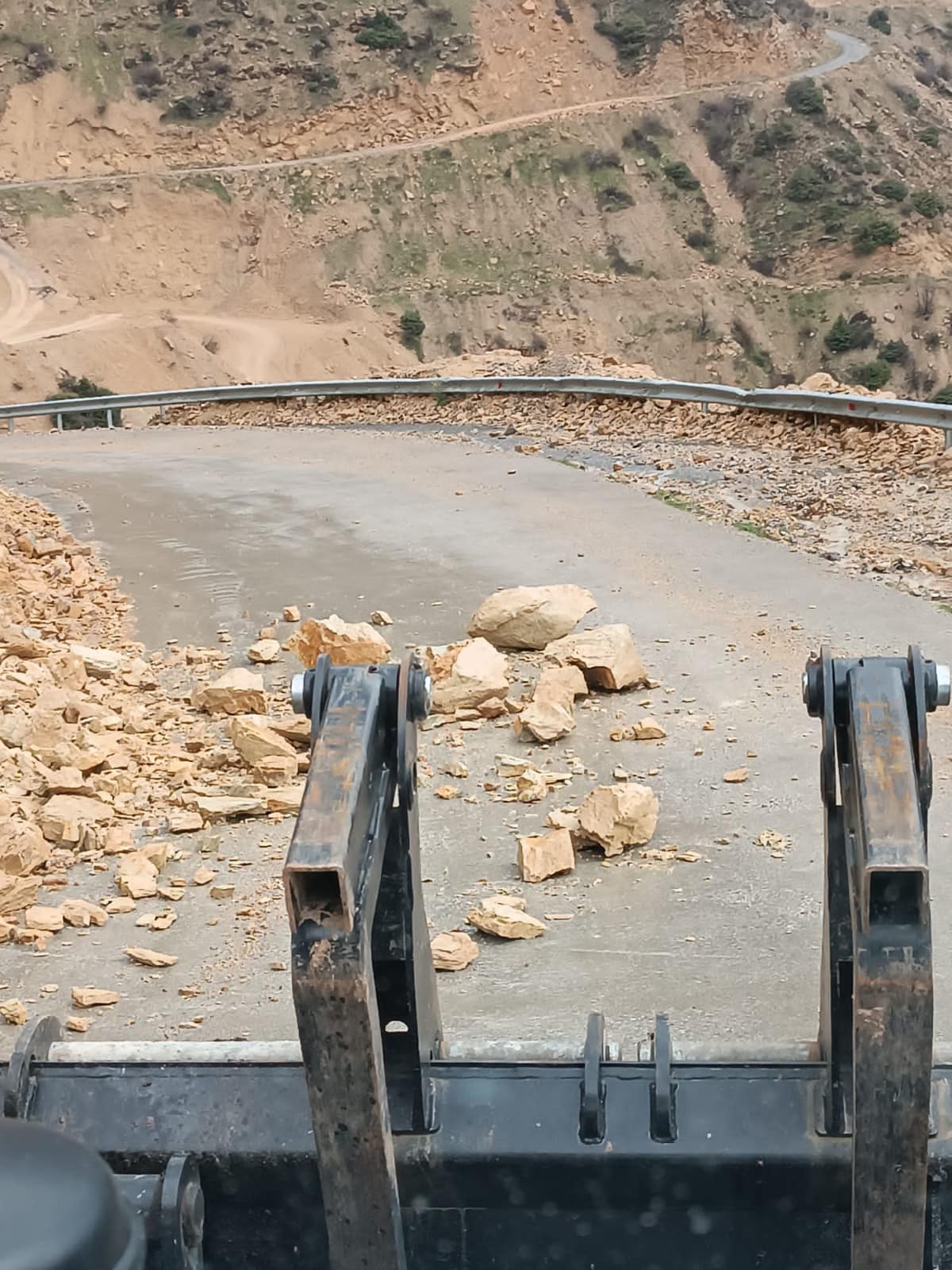 Heyelan temizleme çalışması yapıldı