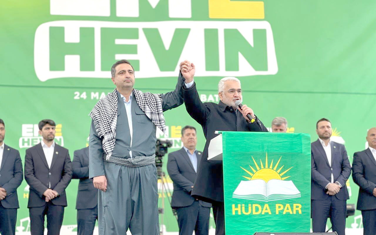 “İŞTE SİZE HİZMET EDECEK VE ANADİLİNİ SAVUNACAK ADAY”