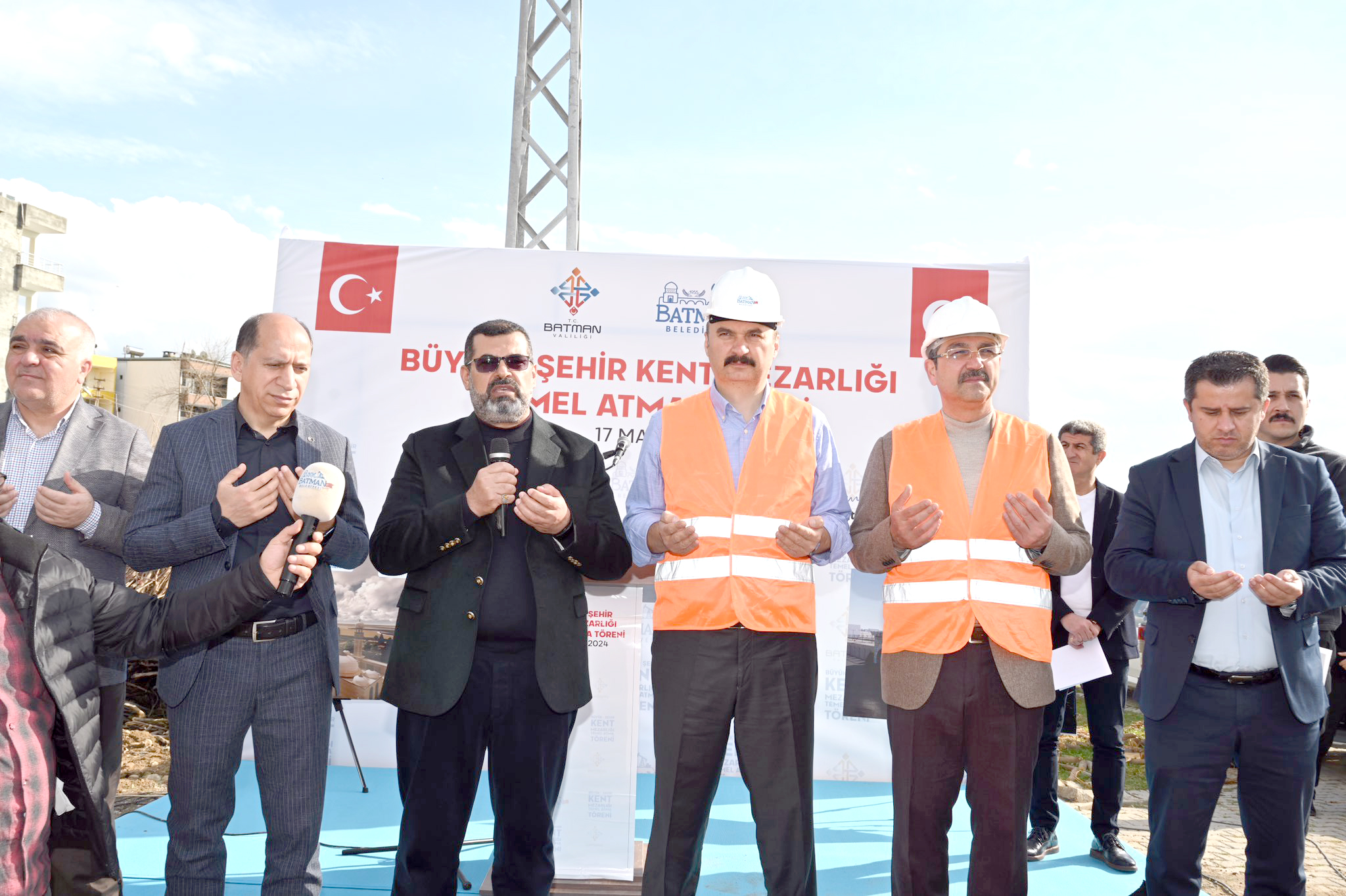 Kanatlı Köyünde yeni kent mezarlığı için temel atıldı