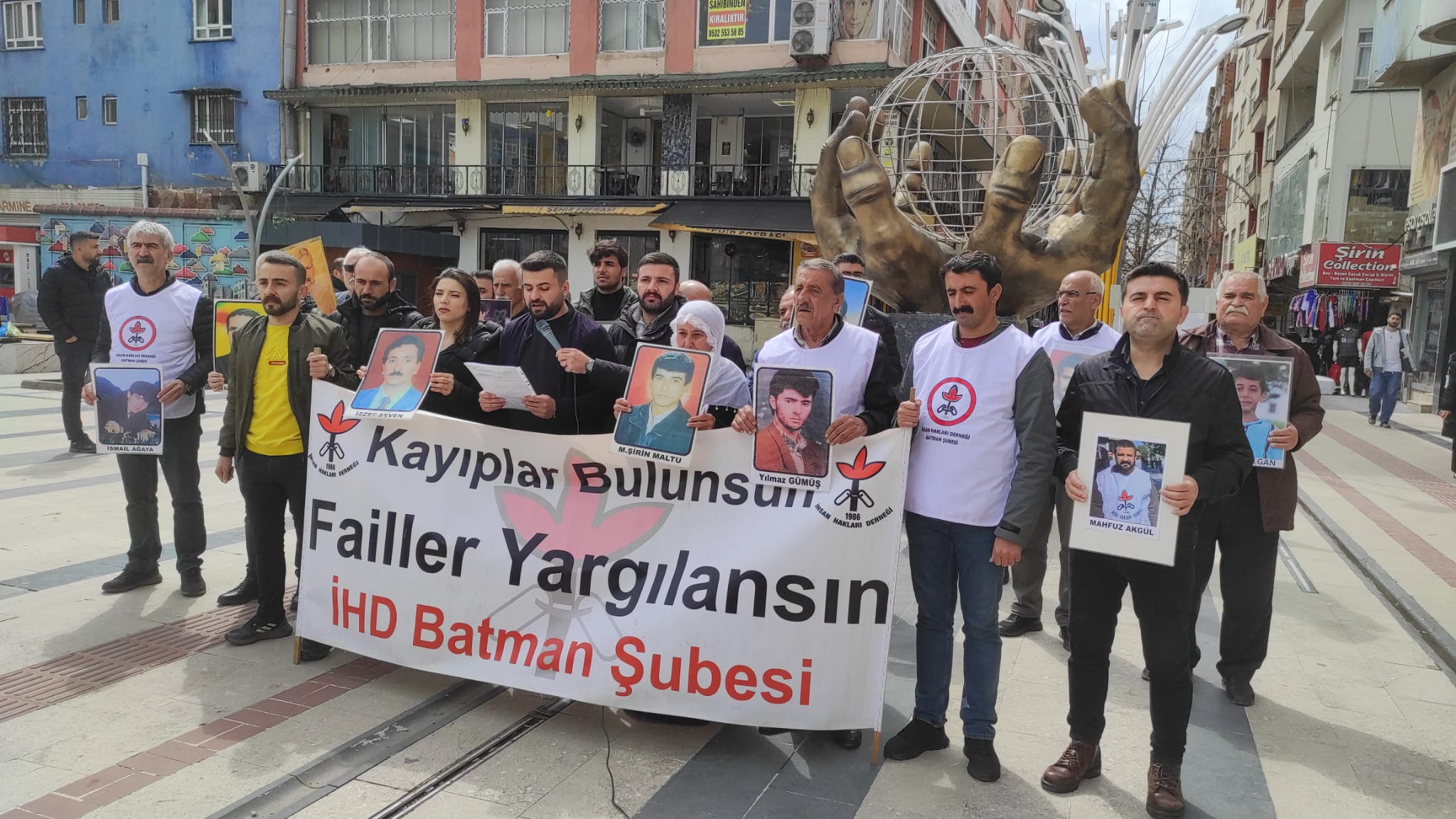 Kayıp yakınları Seven’in akibetini sordu