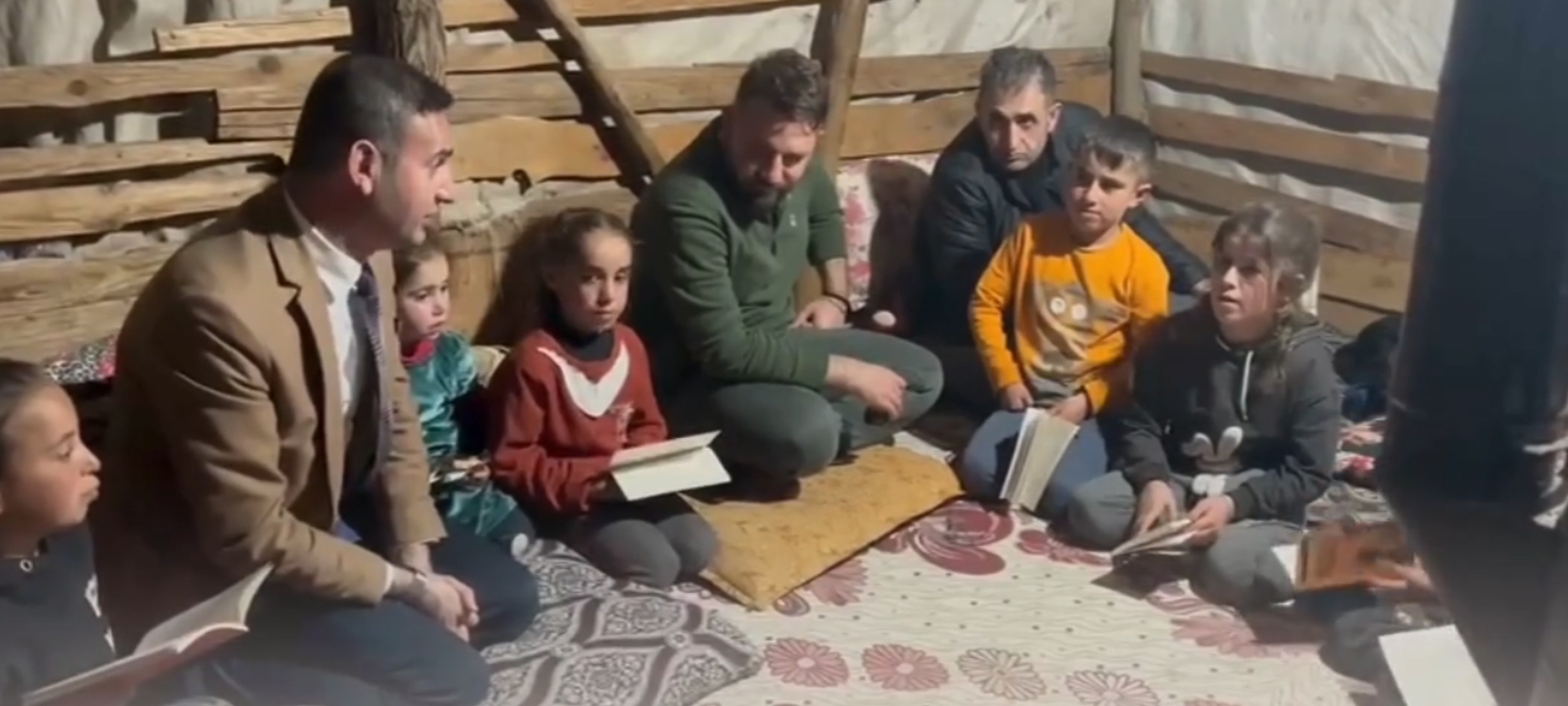 130 öğrencinin evinde misafir oldular