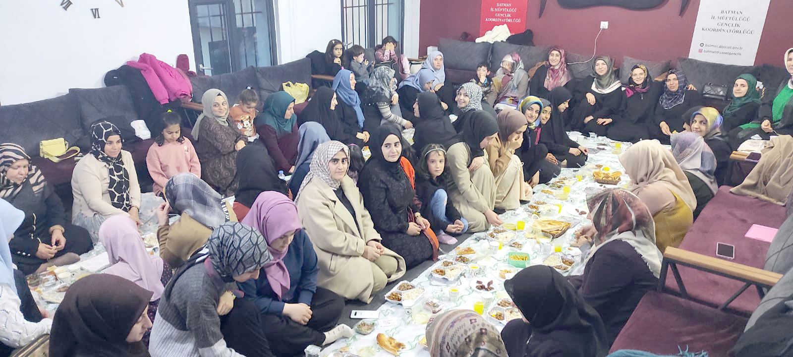 Kuran Kurslarında iftar programı