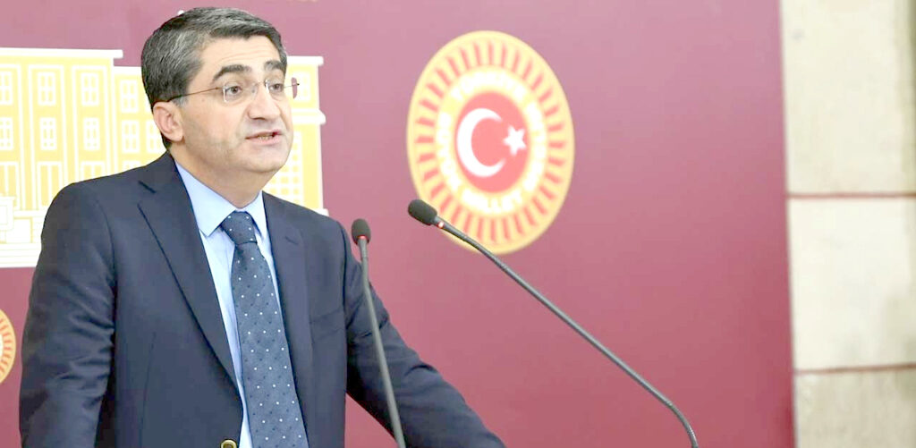 Ekmen ‘Emekliler açlığa mahkum edildi’