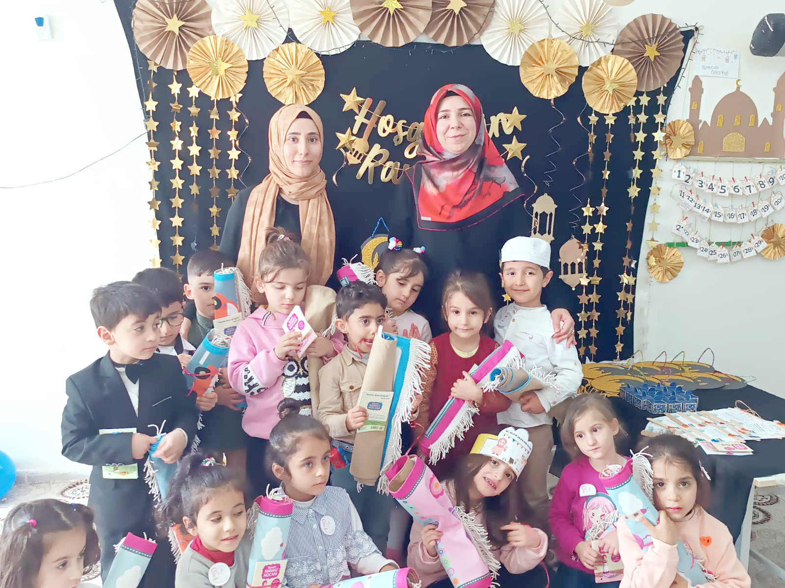 Minikler tekne orucu tuttu