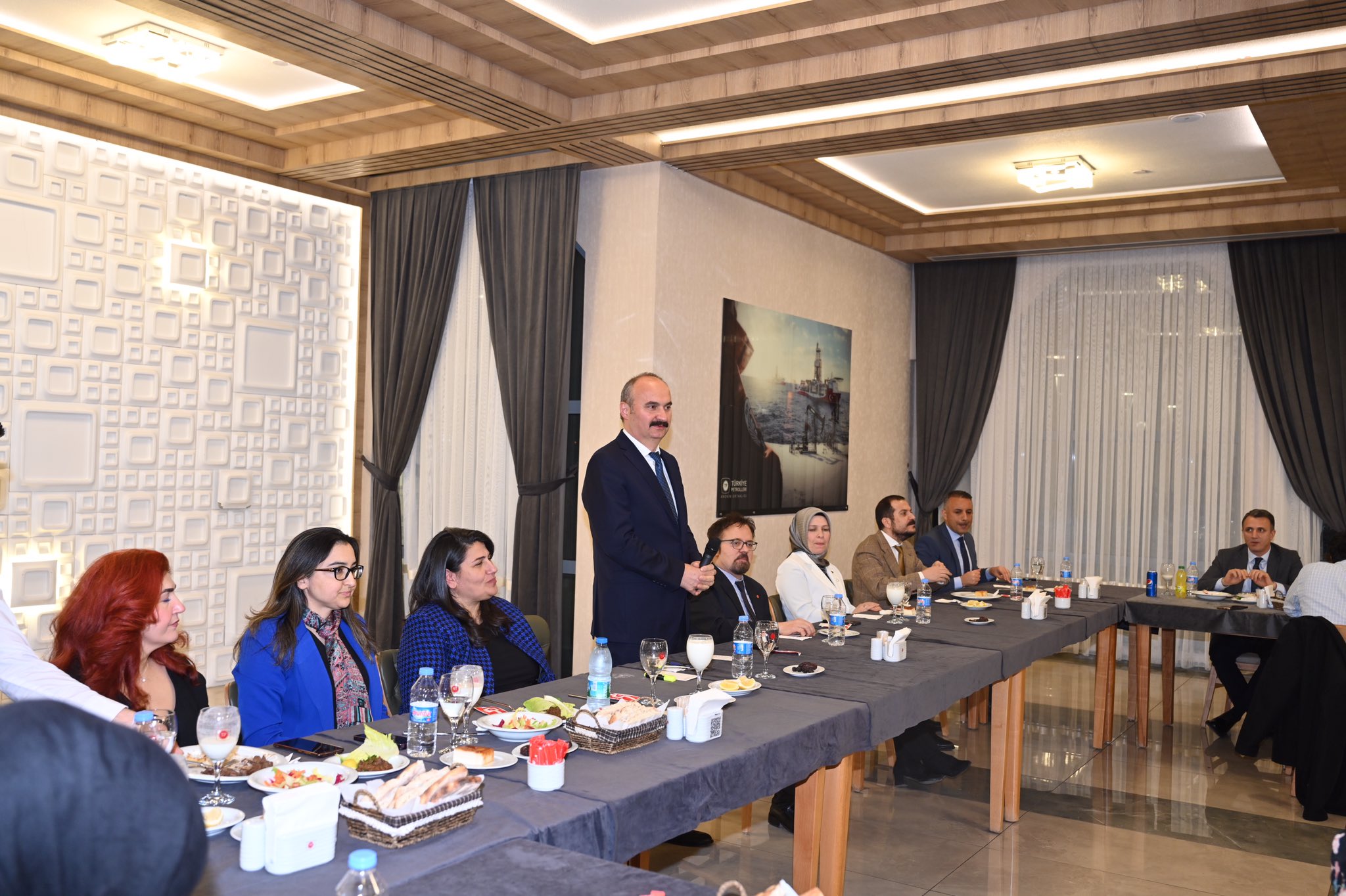 Hekim ve Sağlıkçıları iftarda ağırladı