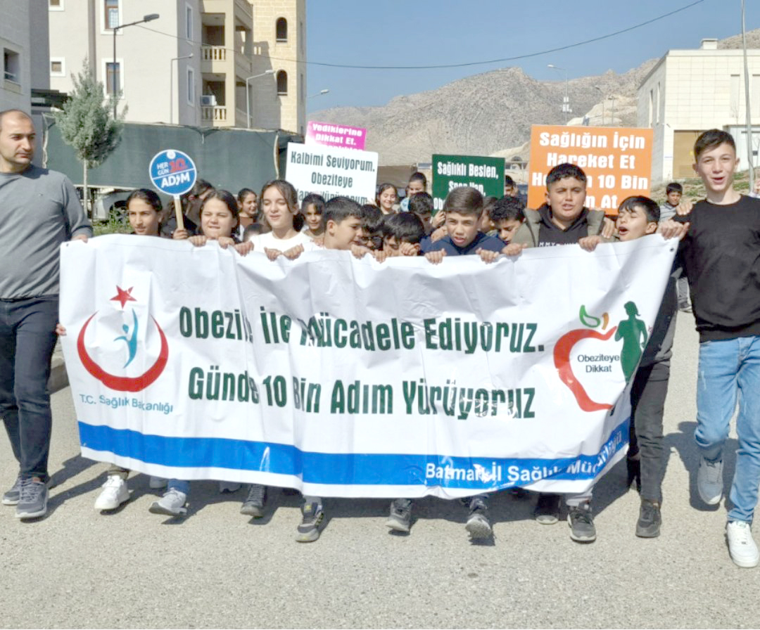 Öğrenciler Sağlıklı Beslenme yürüyüşü düzenlendi