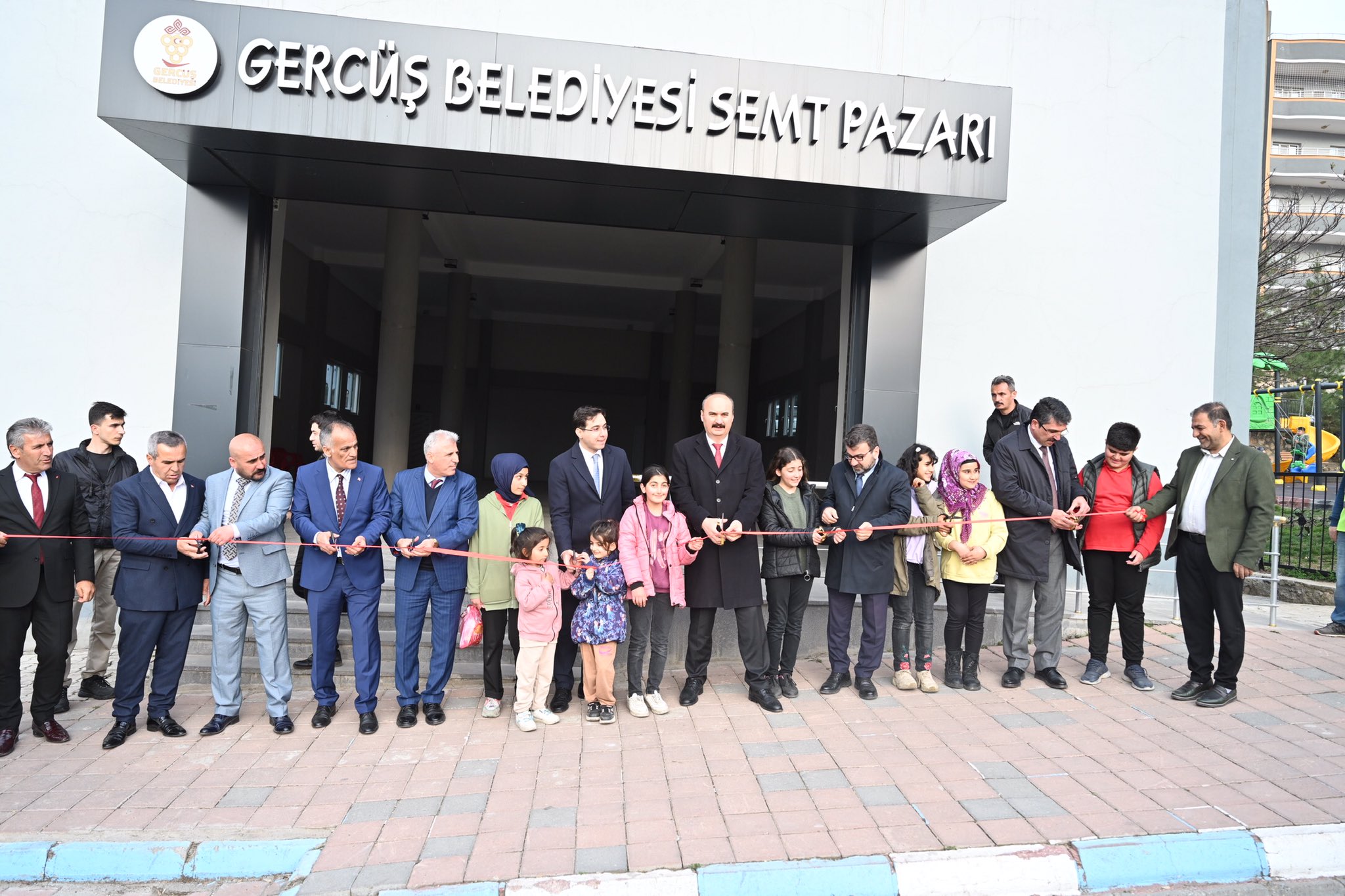 Gercüş Belediyesi Kapalı Semt Pazarının açıldı