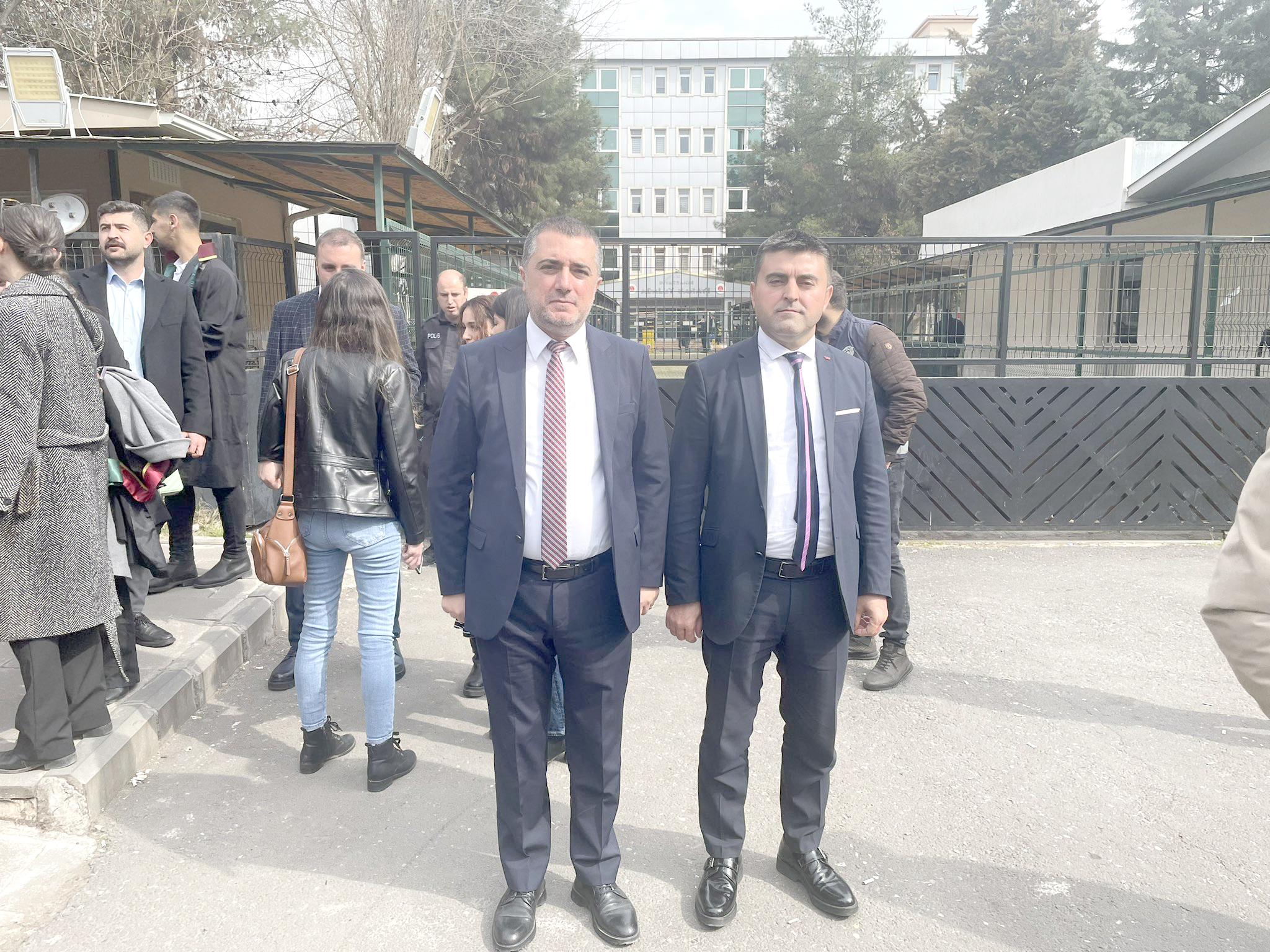 Tahir Elçi’nin davasına katıldılar