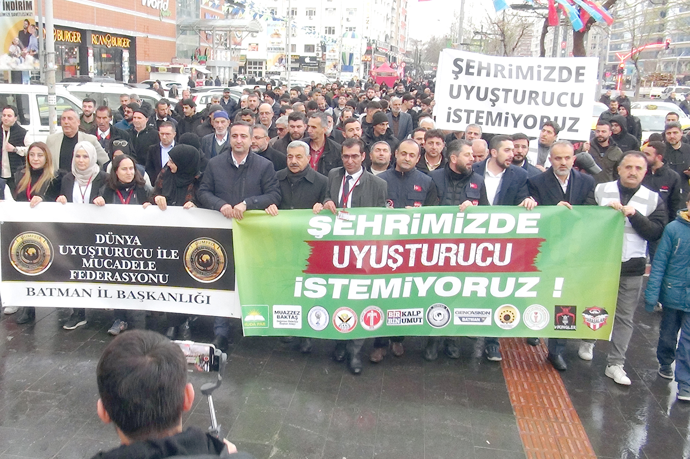 Batman Uyuşturucuya karşı yürüdü