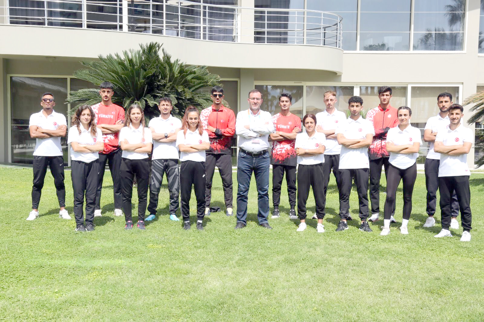 Başarılı atletler ülkemizi temsil edecekler