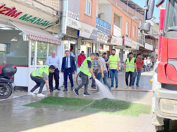 Başkan Demir temizlik çalışmalarına katıldı
