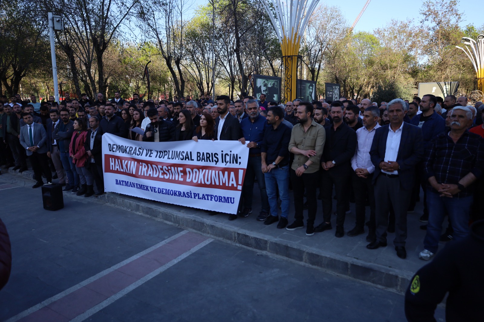 ‘Halkın demokratik iradesi gasp edildi’