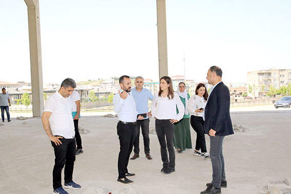 Eş Başkan Sönük Belediye Projelerini yerinde inceledi