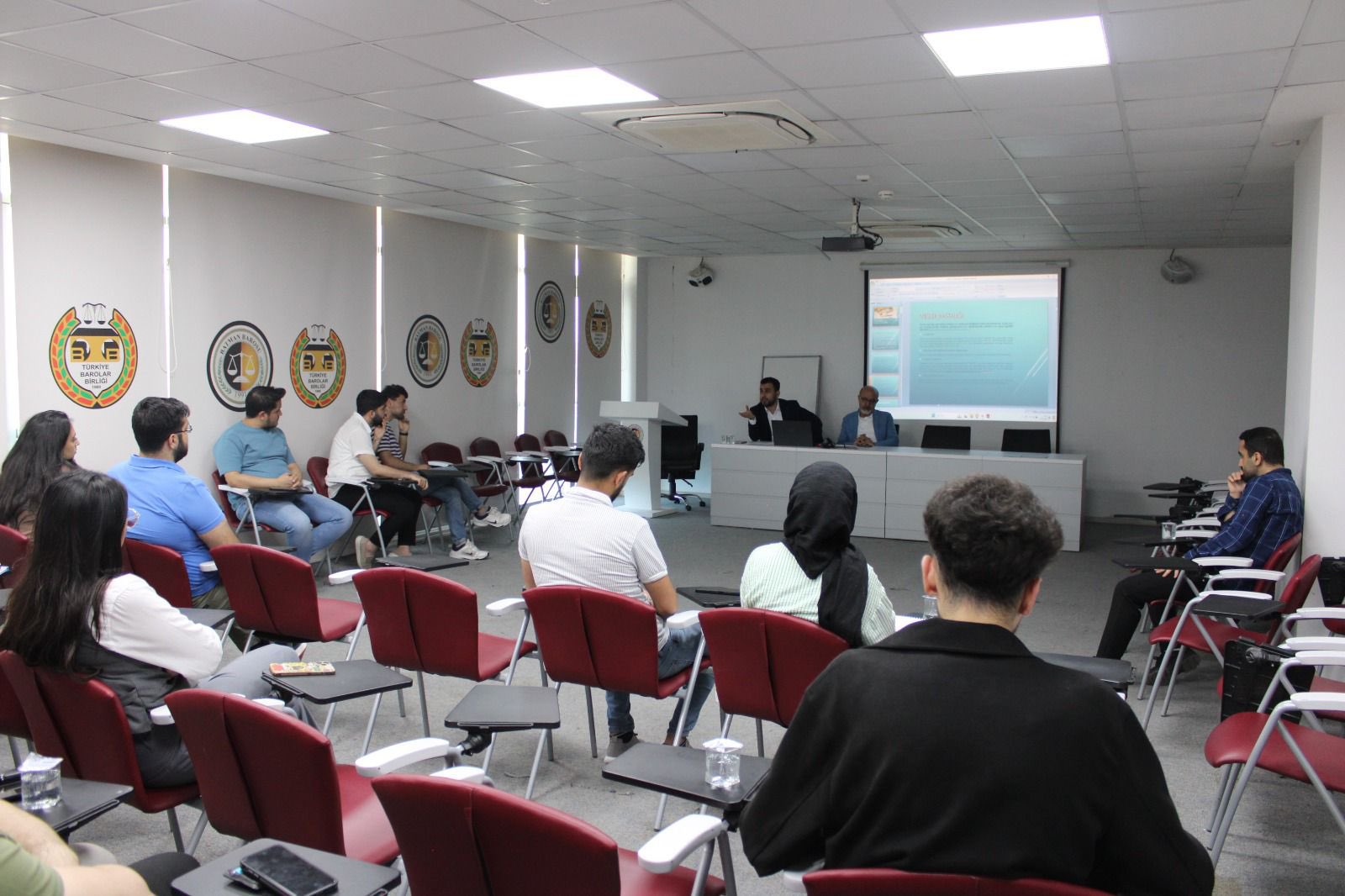 Avukatlara iş kazalar ve meslek hastalıkları anlatıldı