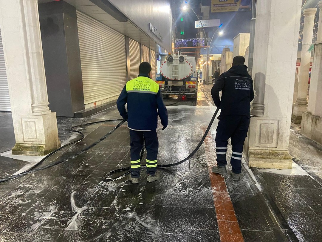 Temizlik ekipleri bayram sabahına kadar çalıştı
