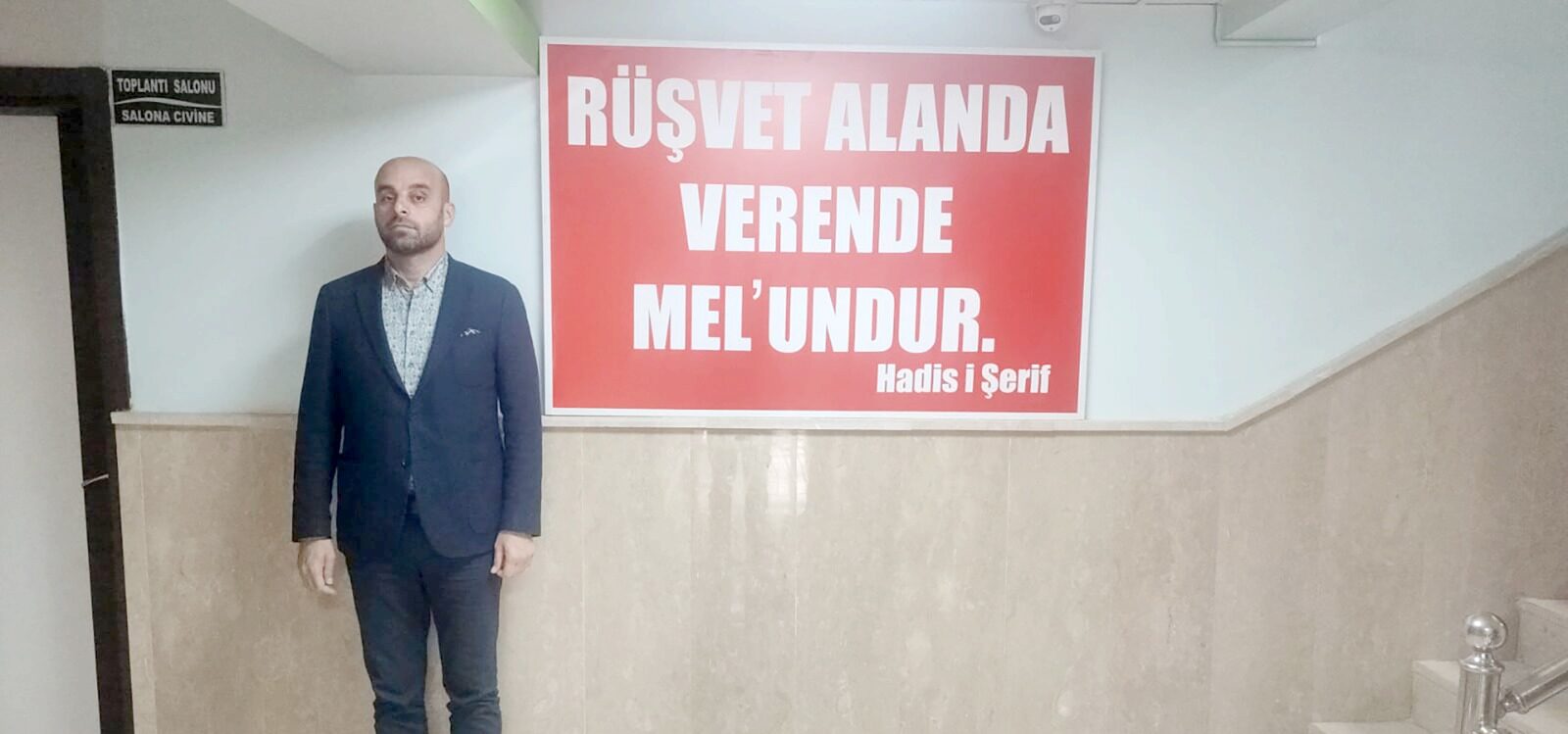 Beşiri Belediyesine Rüşvet Tabelası