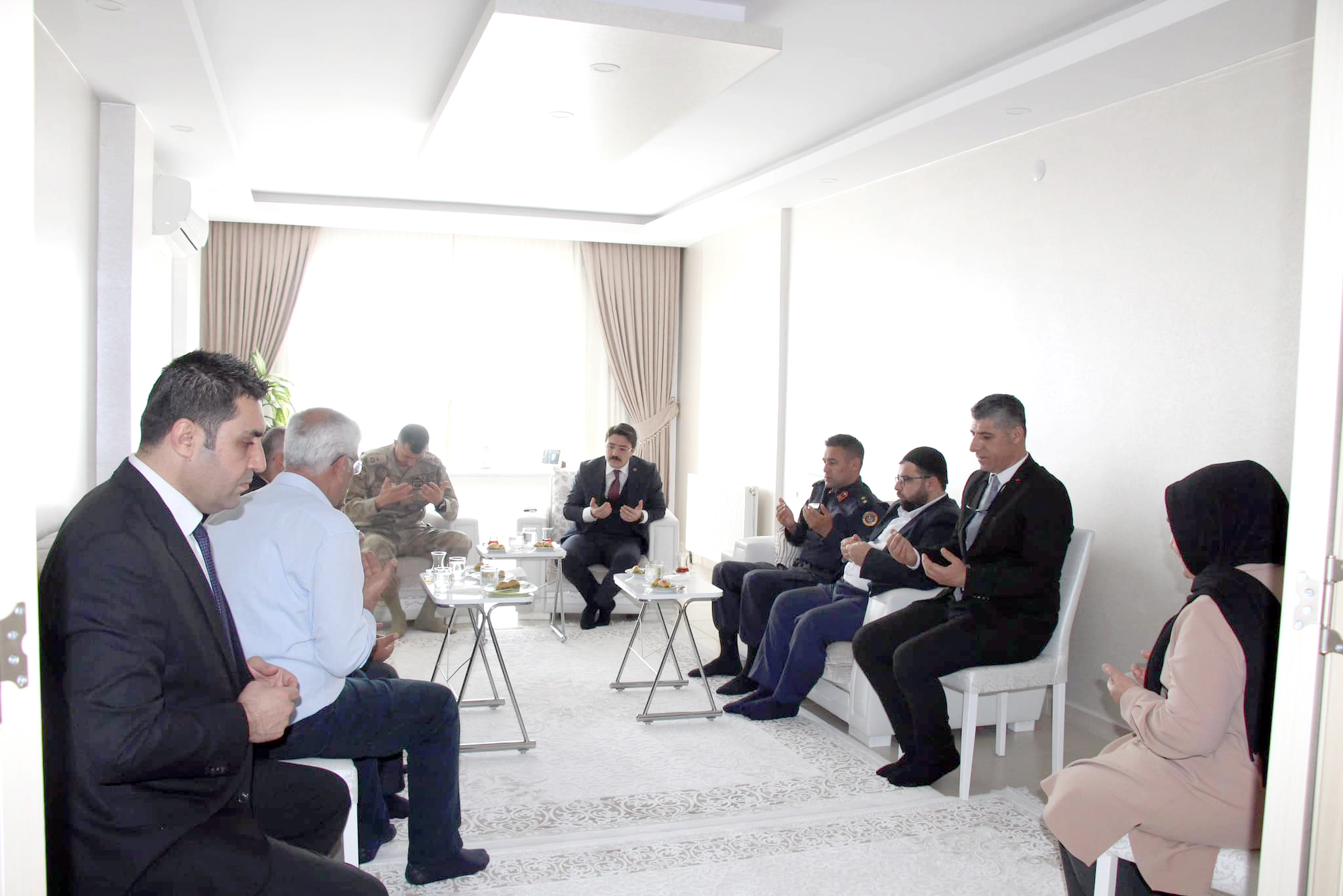 Şehit ailelerine bayram ziyaretinde bulunuldu