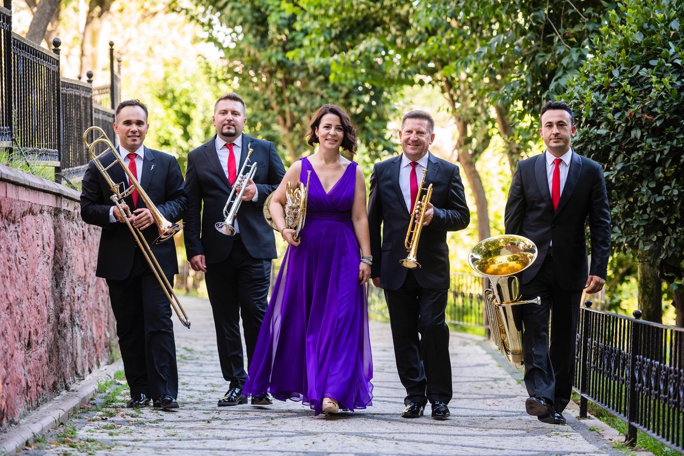 GOLDEN HORN BRASS BATMAN’DA