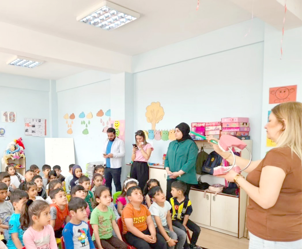 Öğrencilere diş fırçalama eğitimi verildi
