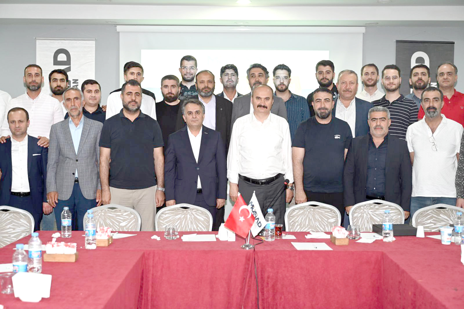 ‘VALİ CANALP’IN BATMANIMIZIN GELİŞMESİ YÖNÜNDEKİ ÇABALARI MEMNUN EDİCİ’