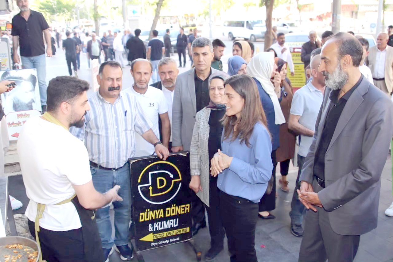 Eş Başkan Sönük’ten esnafa teşekkür ziyareti