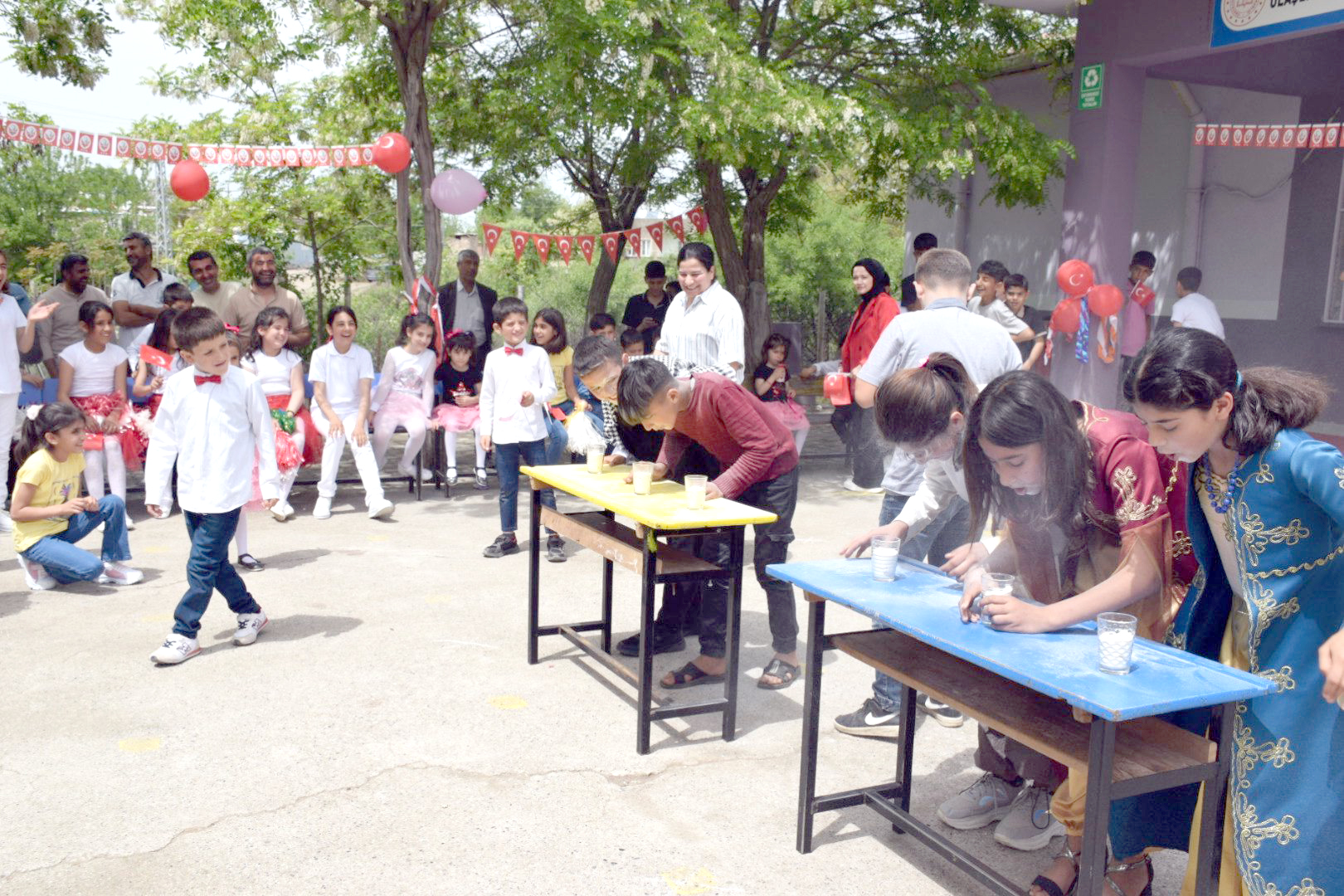 Köy Okulunda 23 Nisan kutlaması