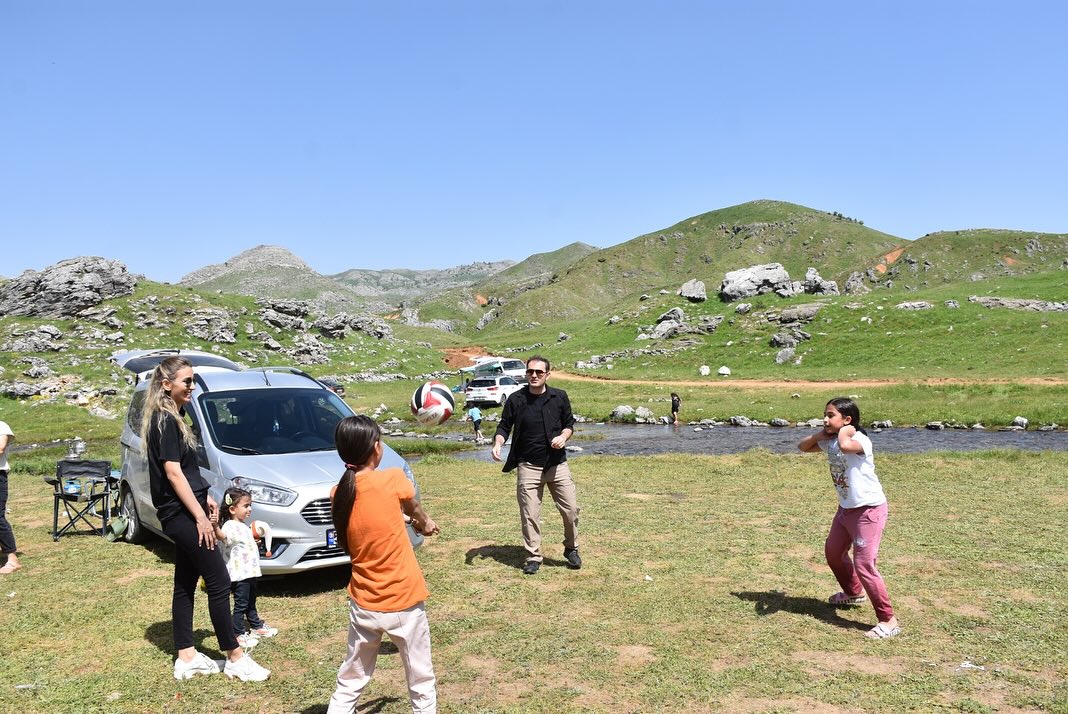 Mereto dağı eteklerinde piknik keyfi