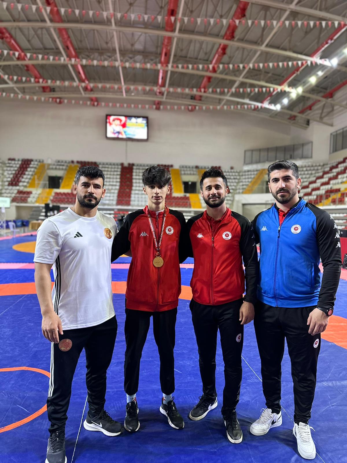 Osman Kaplan Güreşte Türkiye Şampiyonu oldu