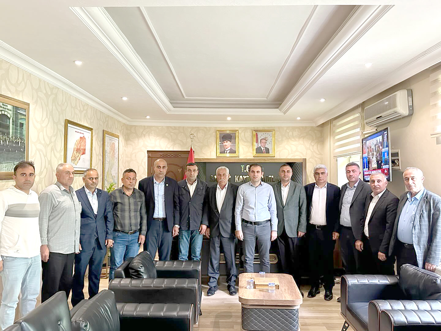 Yeni Muhtarlardan Kaymakam Mete’ye ziyaret