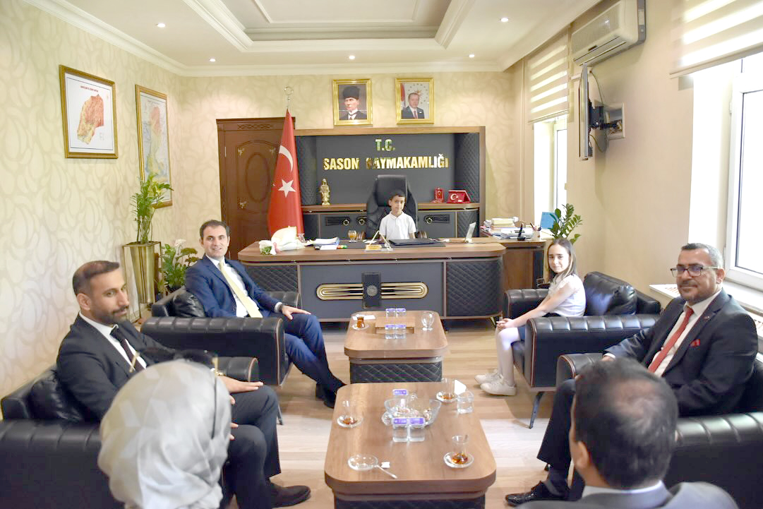 Öğrenciler Kaymakam Mete’yi makamında ziyaret etti