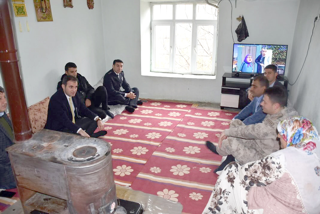 Şehit ailesine ziyaret