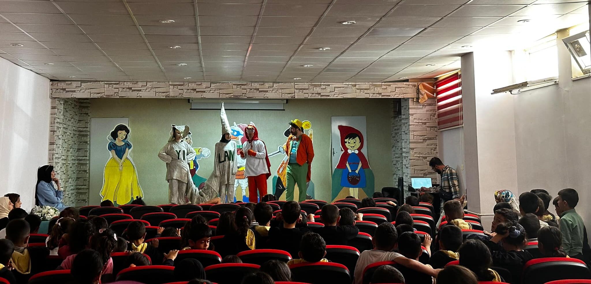 Sason’da Turizm Haftası Kapsamında Tiyatro ve Seminerler düzenlendi