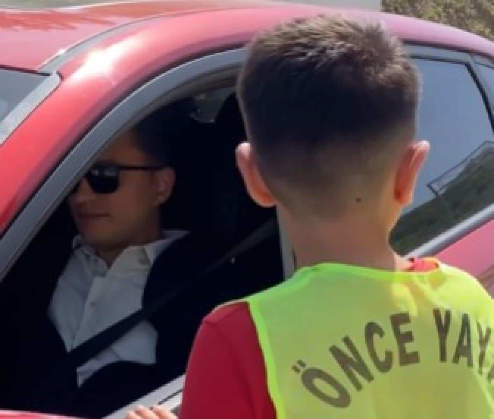 Minik trafikçiler iş başında