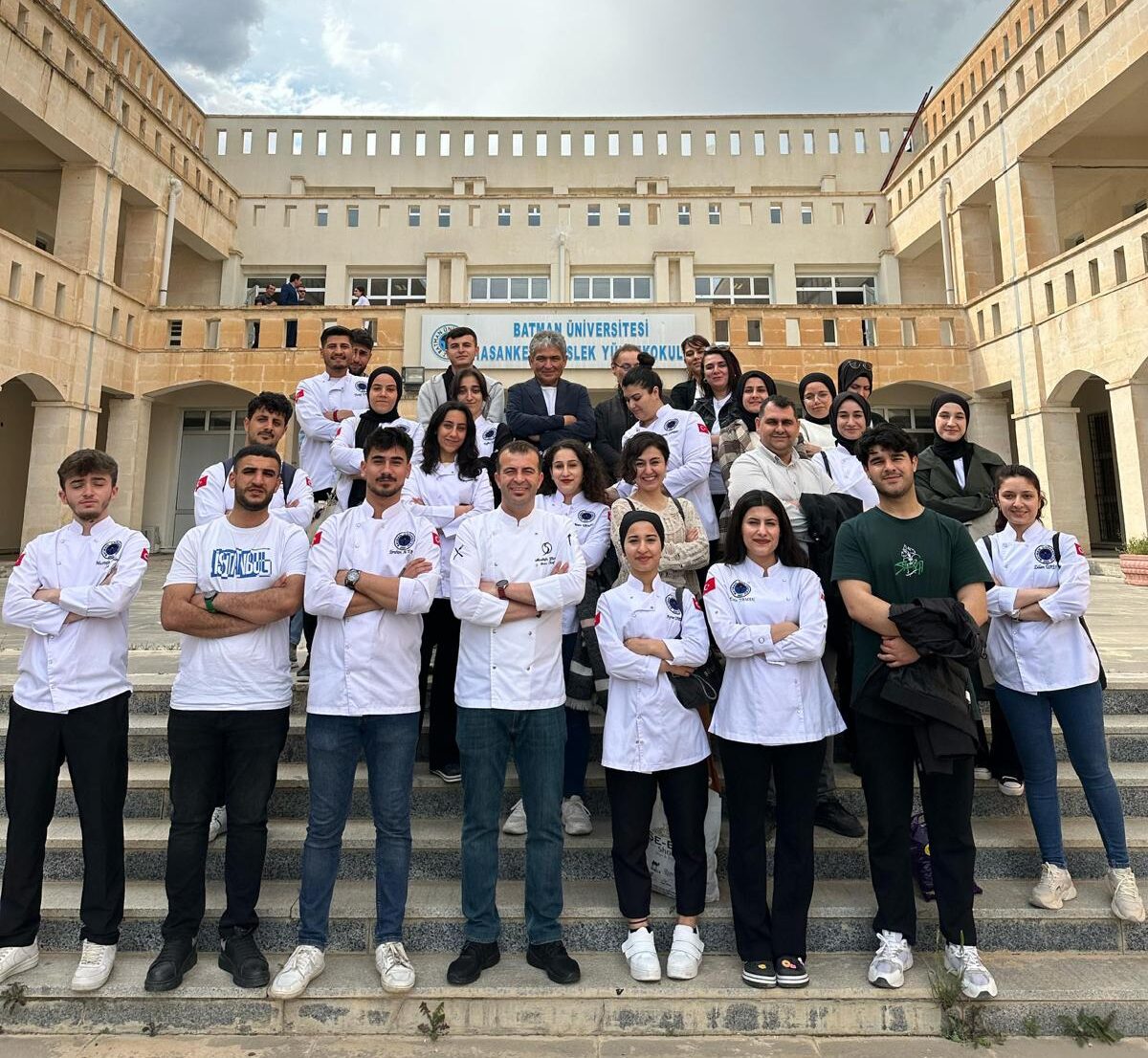 Gastronomi öğrencilerine dünya mutfağı dersi anlatıldı