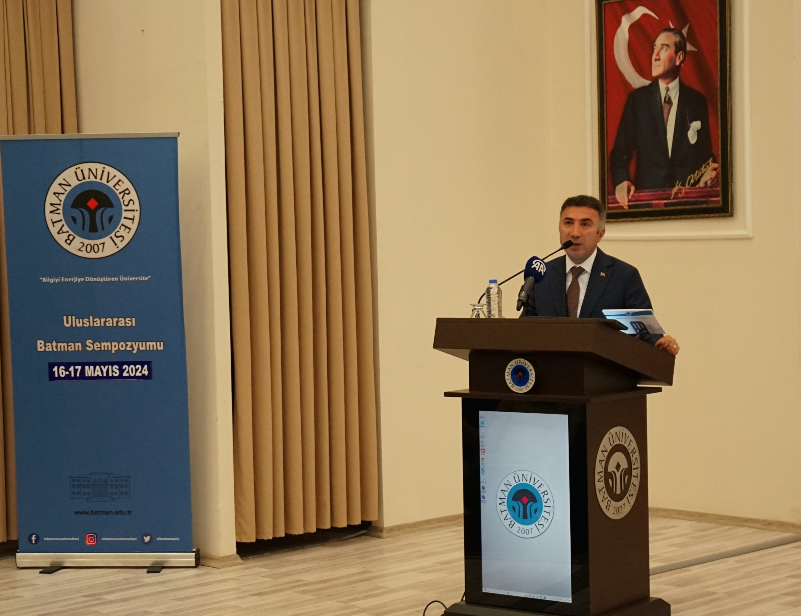 Üniversitede ‘Batman’ Sempozyumu