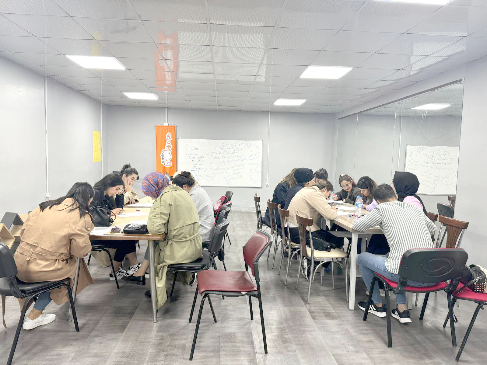 Dil becerilerini bu kursla geliştiriyorlar