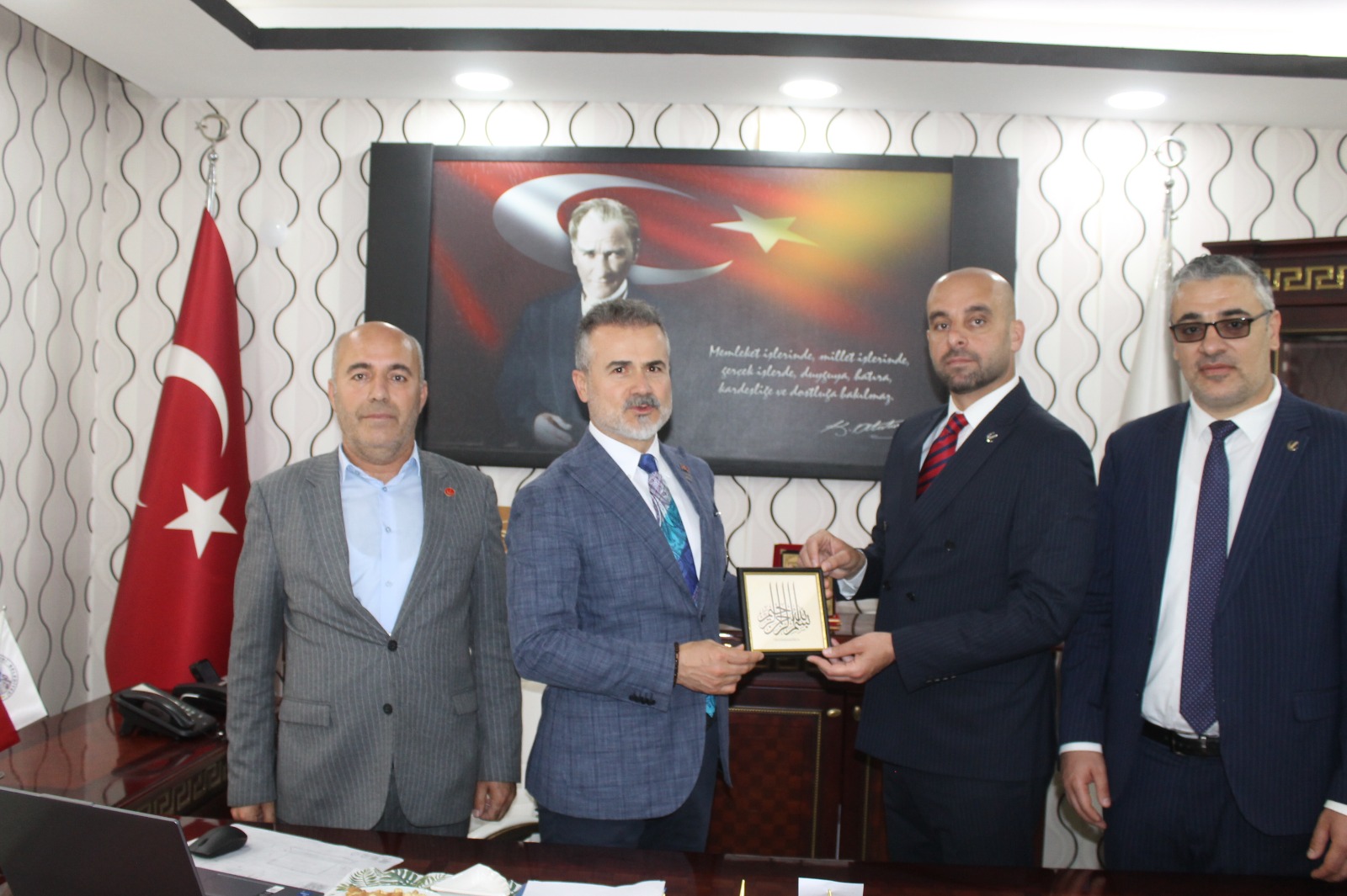 Eski Bakan Suat Kılıç Batmandaydı