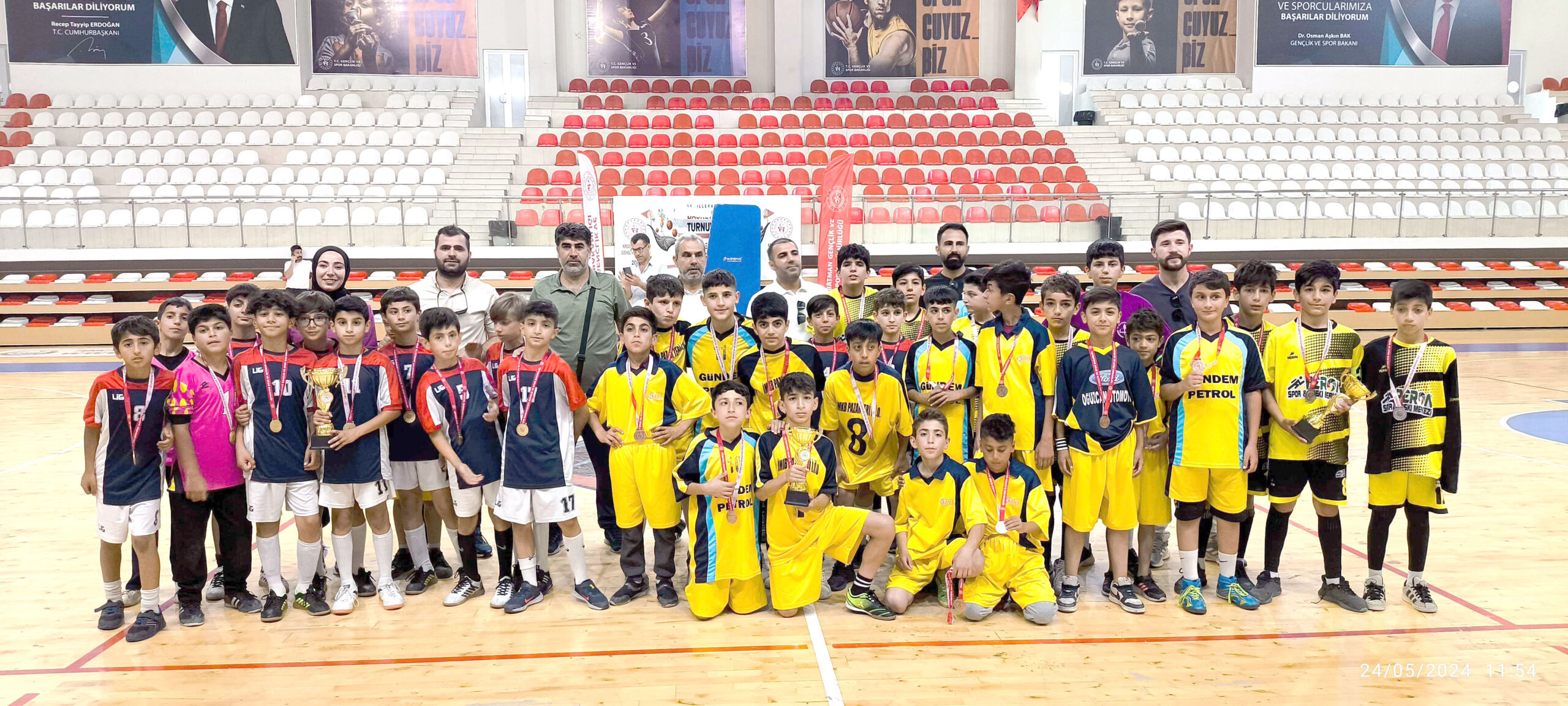Futsal yıldız kız-erkek il şampiyonası sona erdi