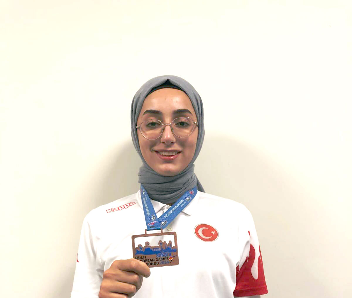 ‘Uluslar Arası Avrupa Çoklu Taekwondo’ oyunlarında Batmanlı Hayrunnisa İzmir Avrupa 3. cüsü oldu